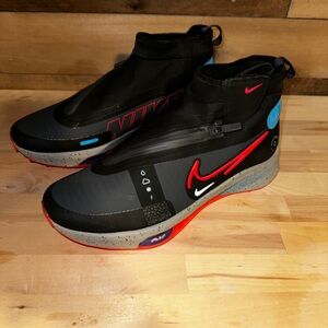 Nike Men's Black and Red High-Top Sneakers